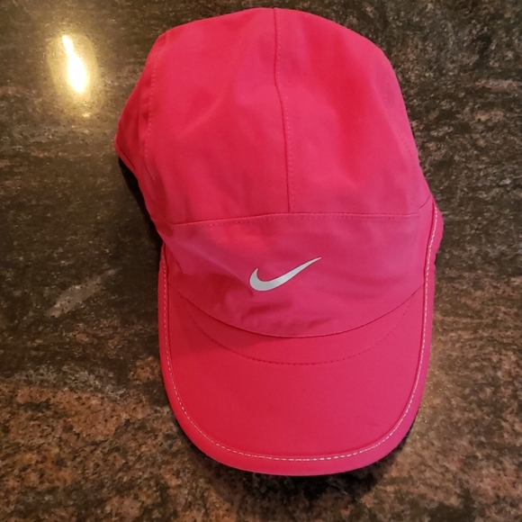 nike storm fit cap